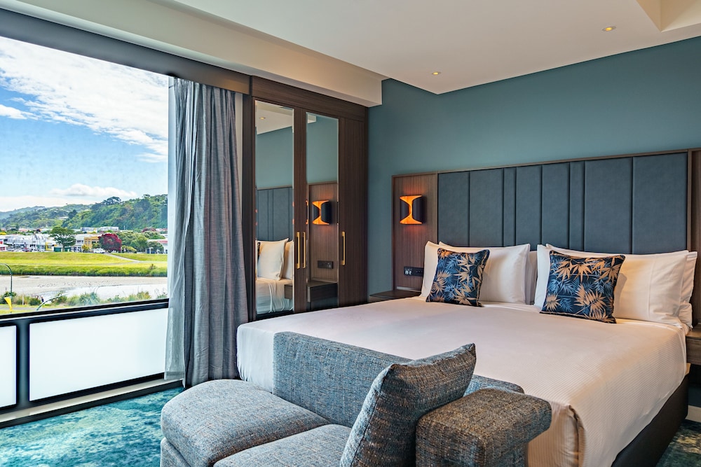 Deluxe Suite, River View - Photo 5