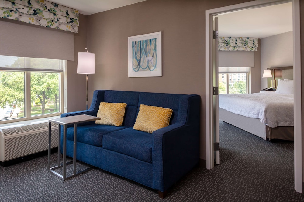 Suite, 1 Bedroom - Photo 3