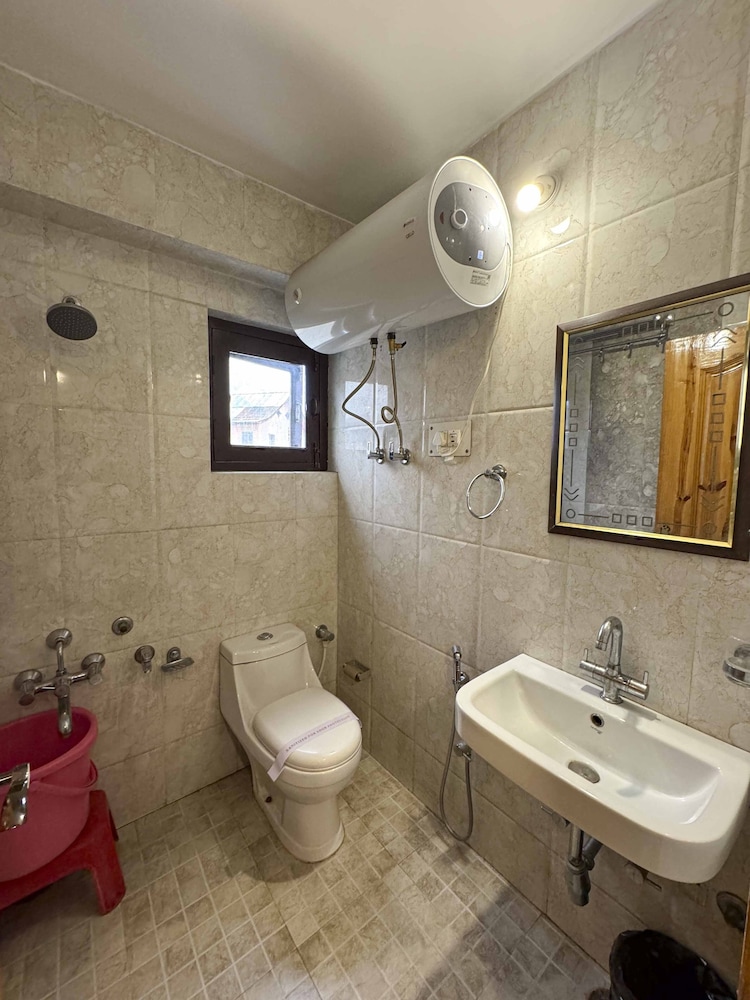 Standard Double Room - Photo 2