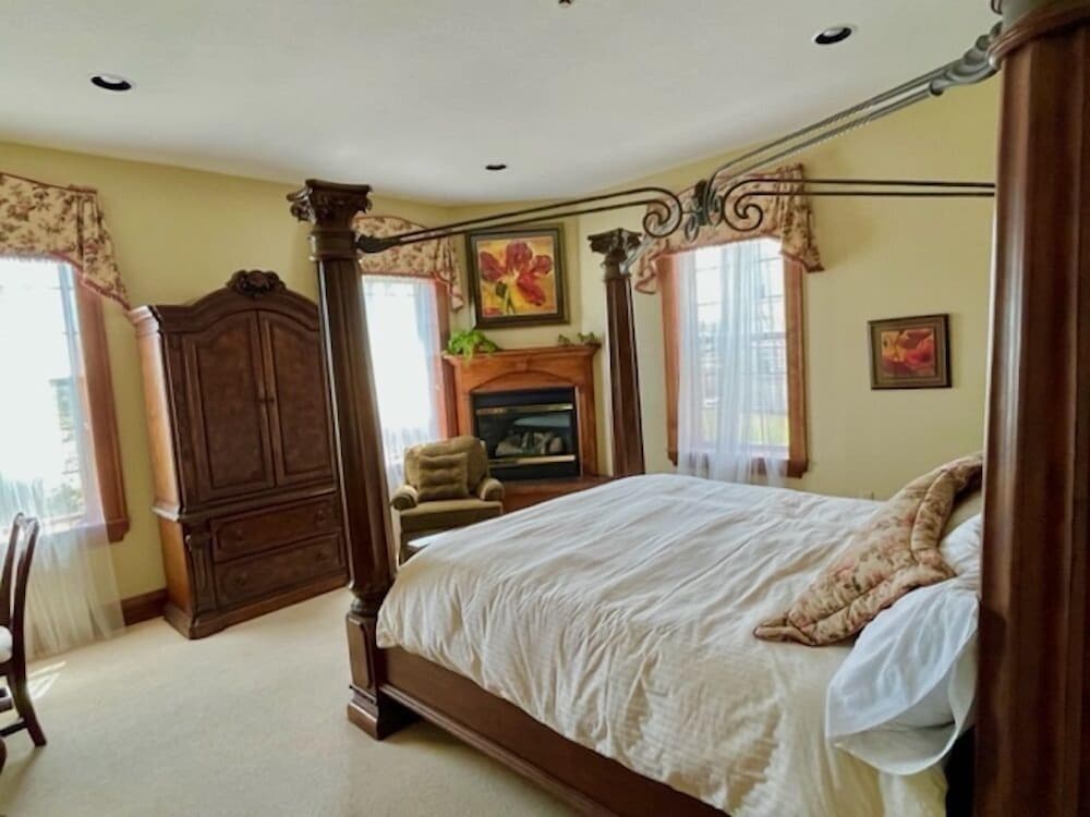 The Sunny Suite 202 photo 2