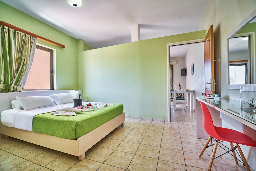 Family Apartment, 1 Bedroom, Beach View