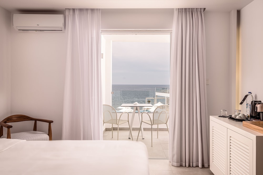 Standard Double Room, Sea View photo 2