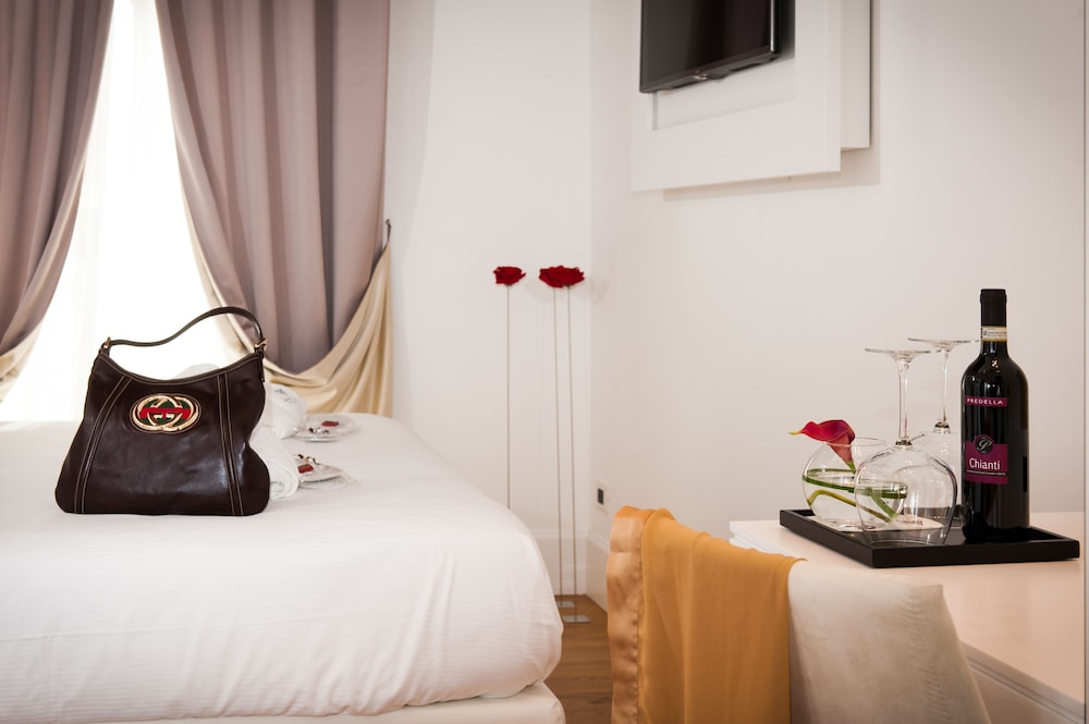 Standard Double or Twin Room photo 3