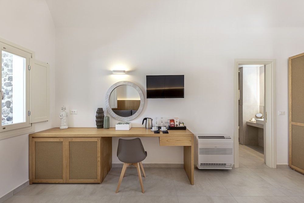 Suite (Aqua Pool) - Photo 9
