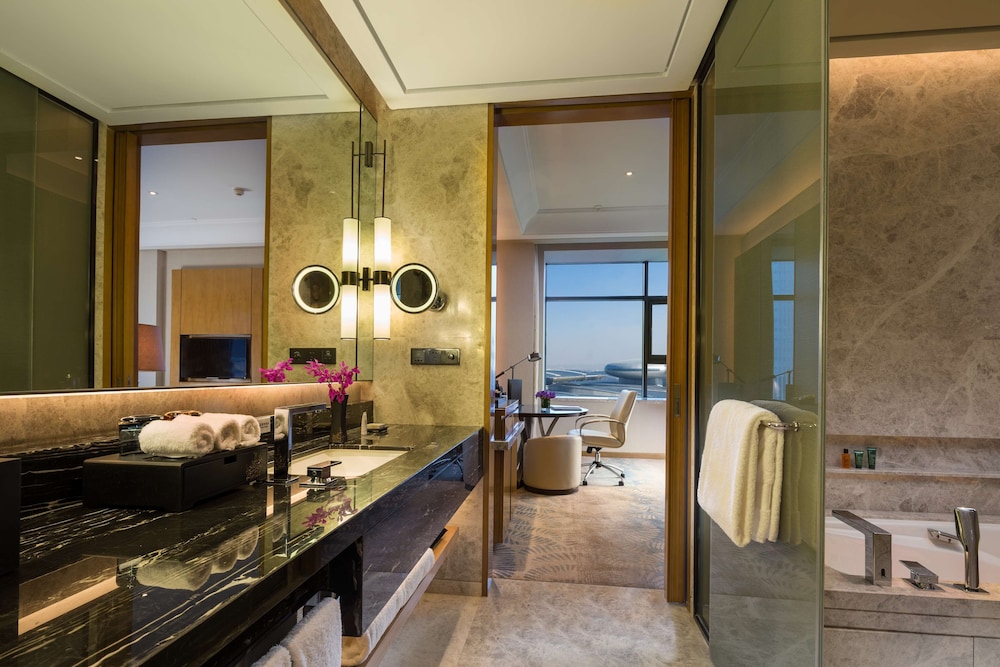 King Deluxe Room photo 2