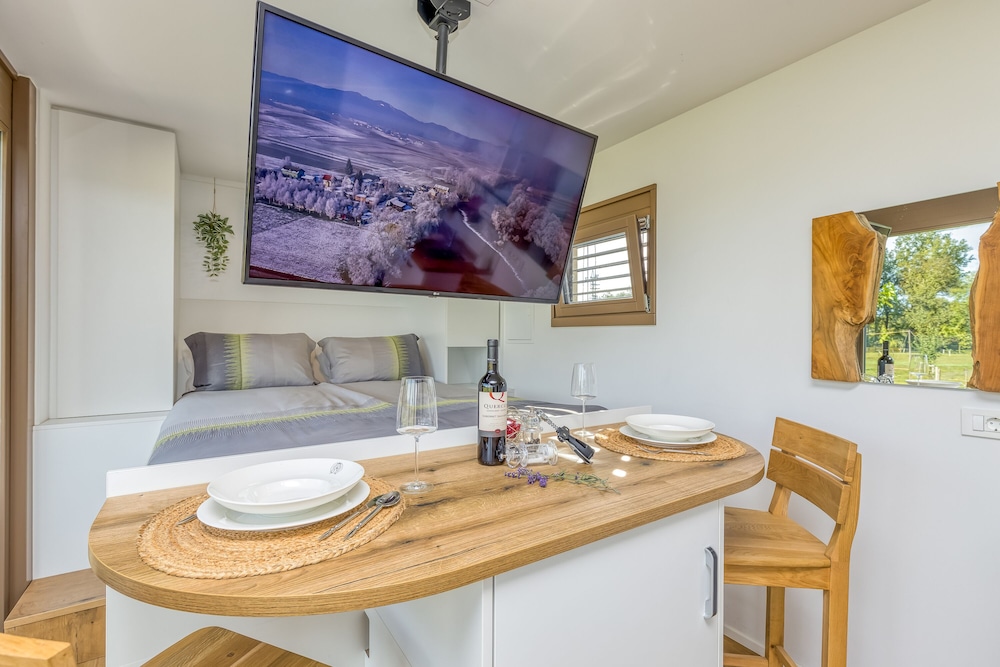 Family Studio, Mountain View (Riverside Suite Ane private beach) photo 1
