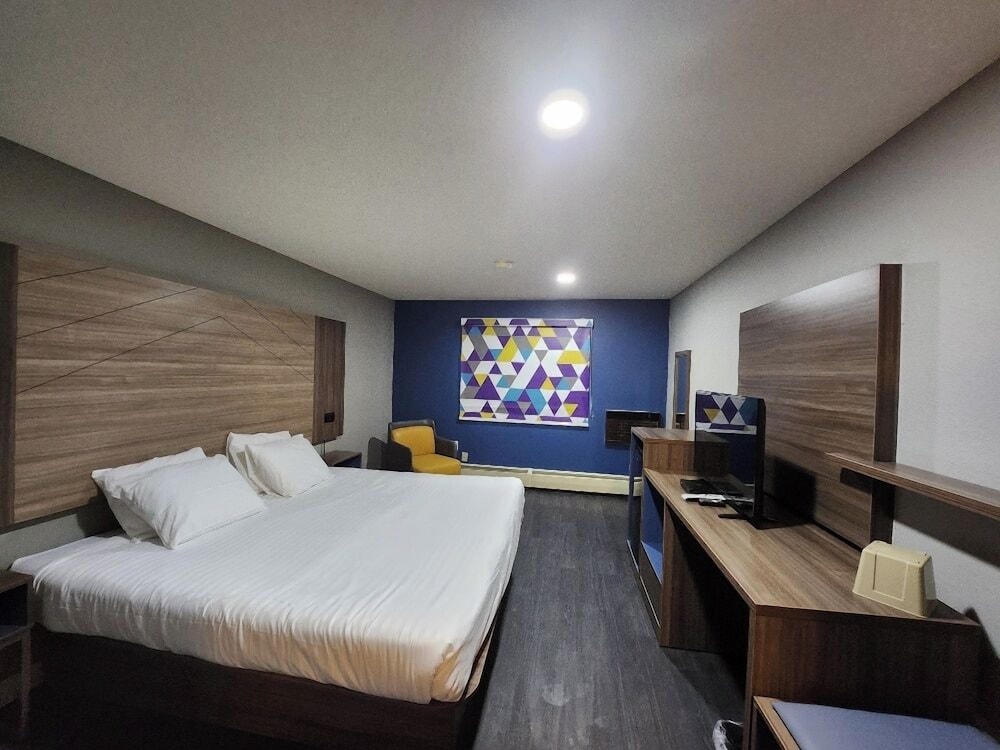 Room, 1 Queen Bed, Non Smoking - Photo 2