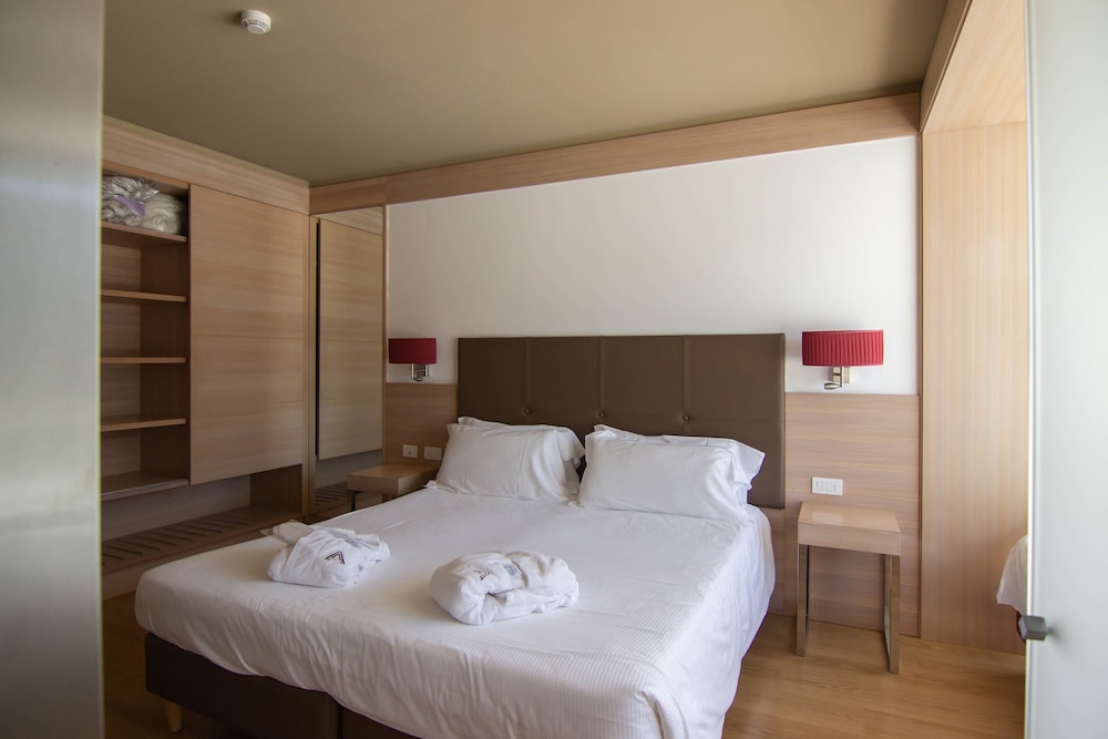 Double Or Twin Room (With Spa Access) - Photo 9