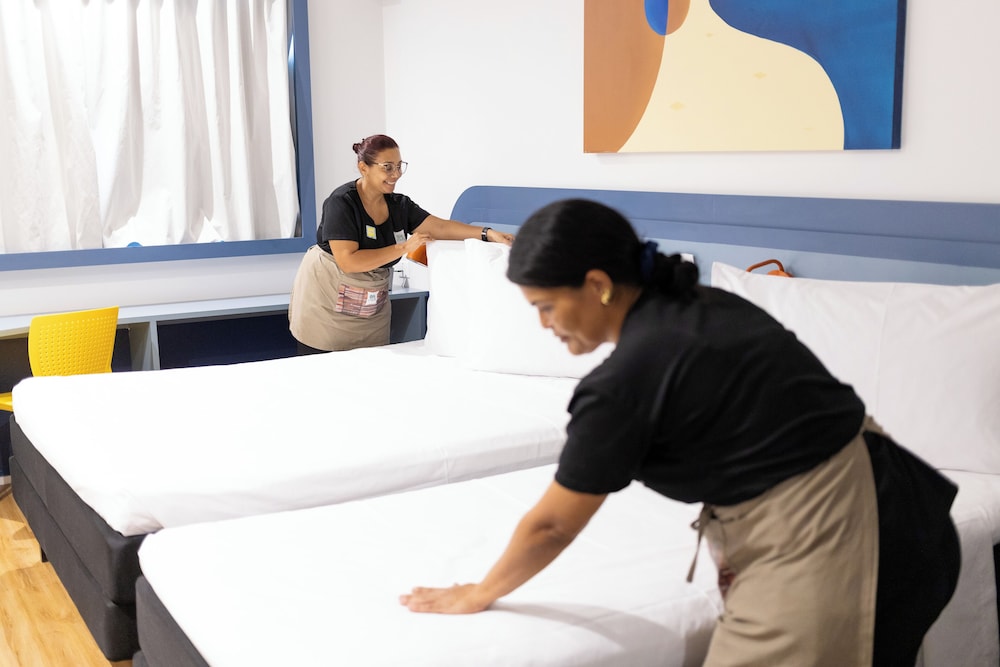 Standard Room, Multiple Beds thumbnail 6