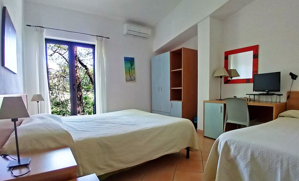 Triple Room, Garden View photo 1
