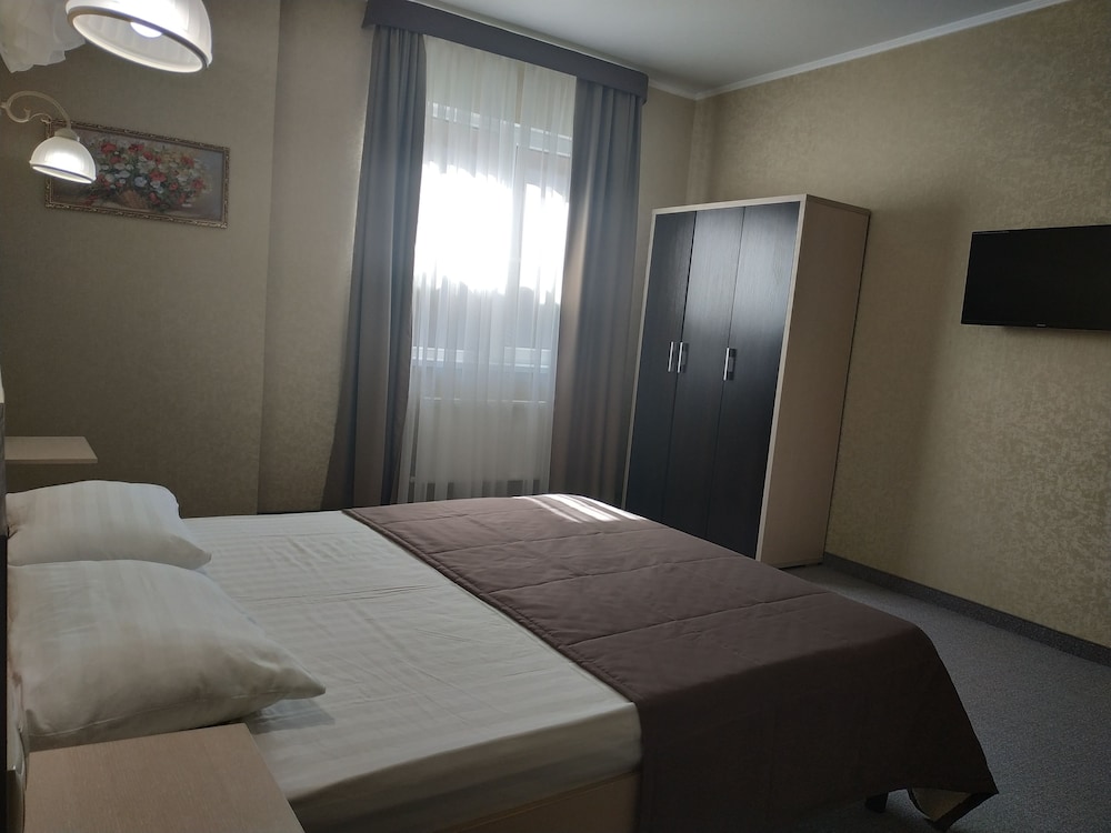 Luxury Suite, 1 King Bed, Non Smoking photo 2