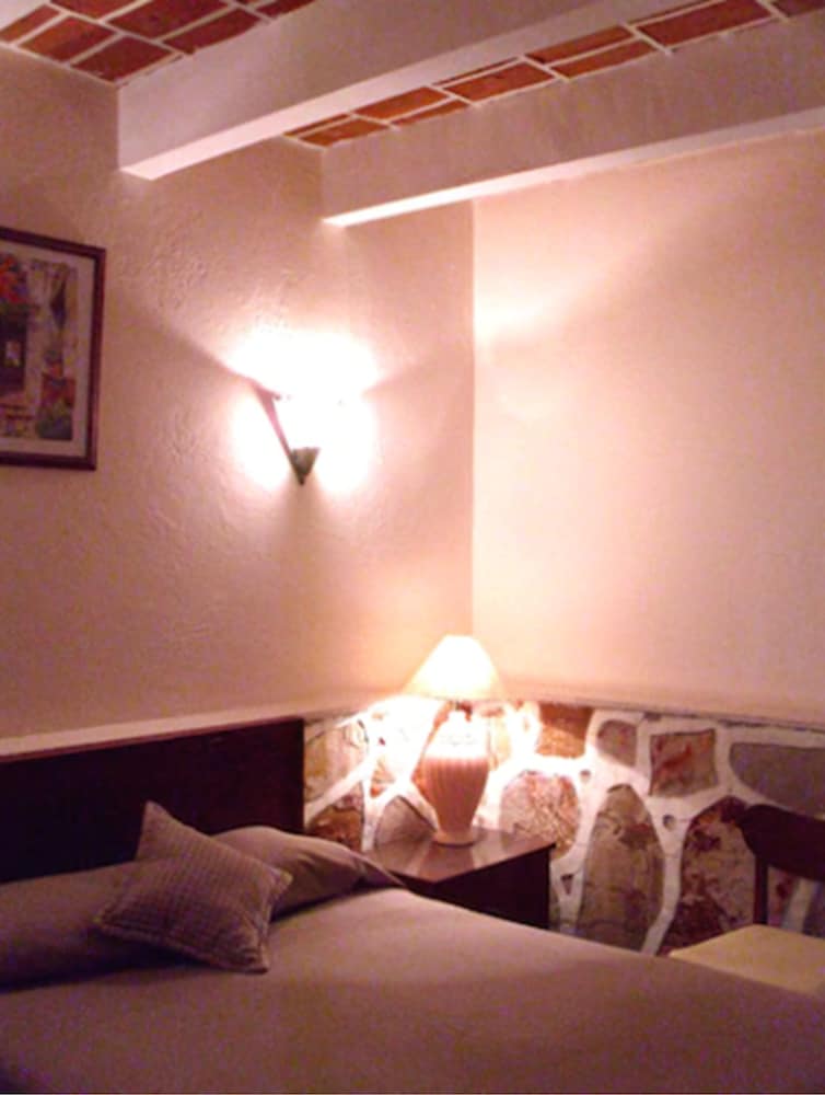 Standard One Double Bed photo 2