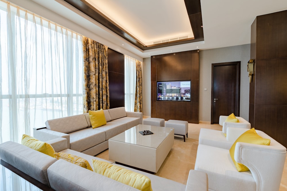 Sea View Royal Suite thumbnail 5