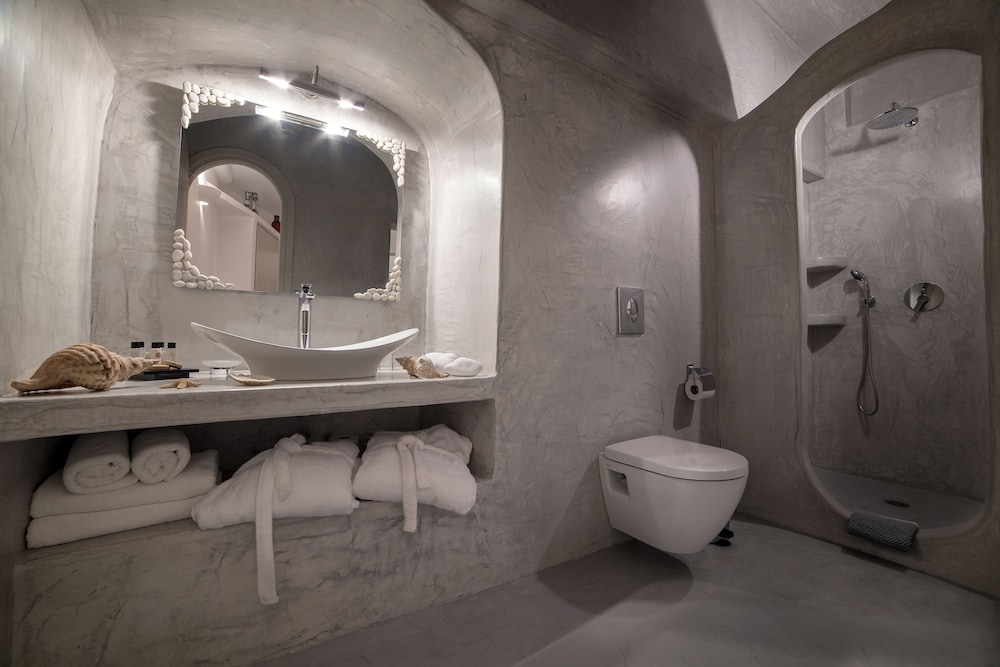 Superior Suite - Photo 4