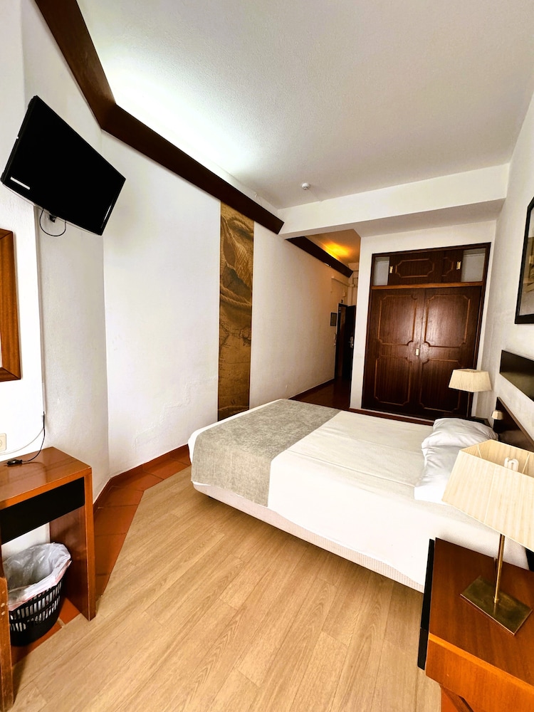 Standard Double Room - Photo 2