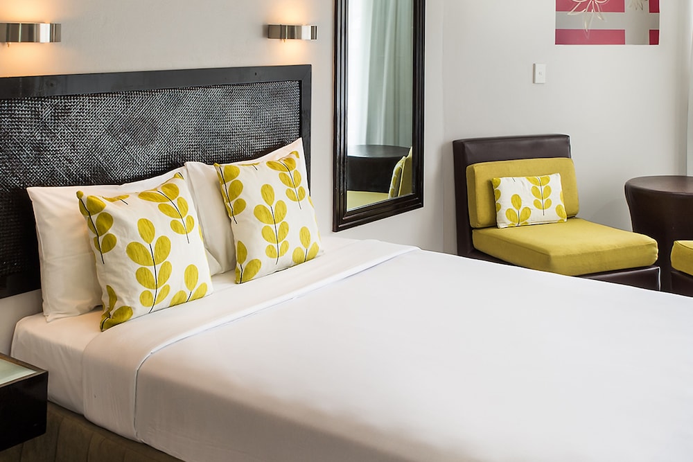 Deluxe Room, 2 Queen Beds photo 2