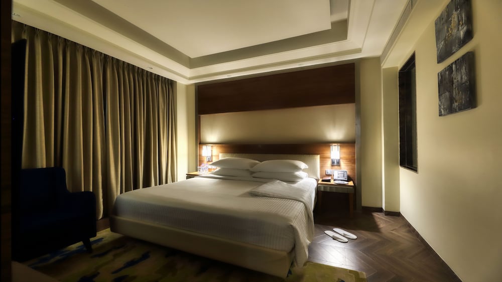 Premium Room, 1 Queen Bed, Non Smoking - Photo 6