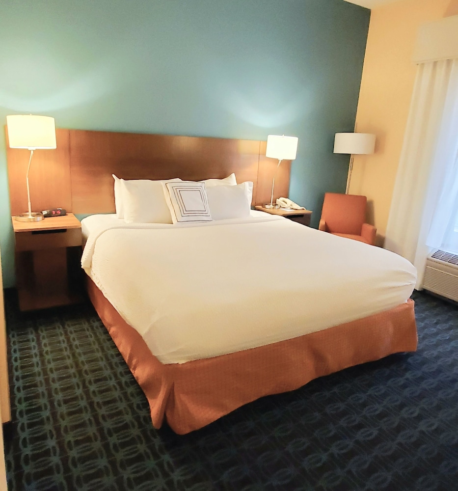 Executive Studio, 1 King Bed with Sofa bed (Hearing Accessible) - Photo 1