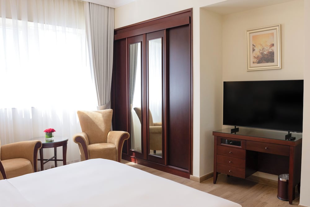 Family Suite, Multiple Beds thumbnail 6