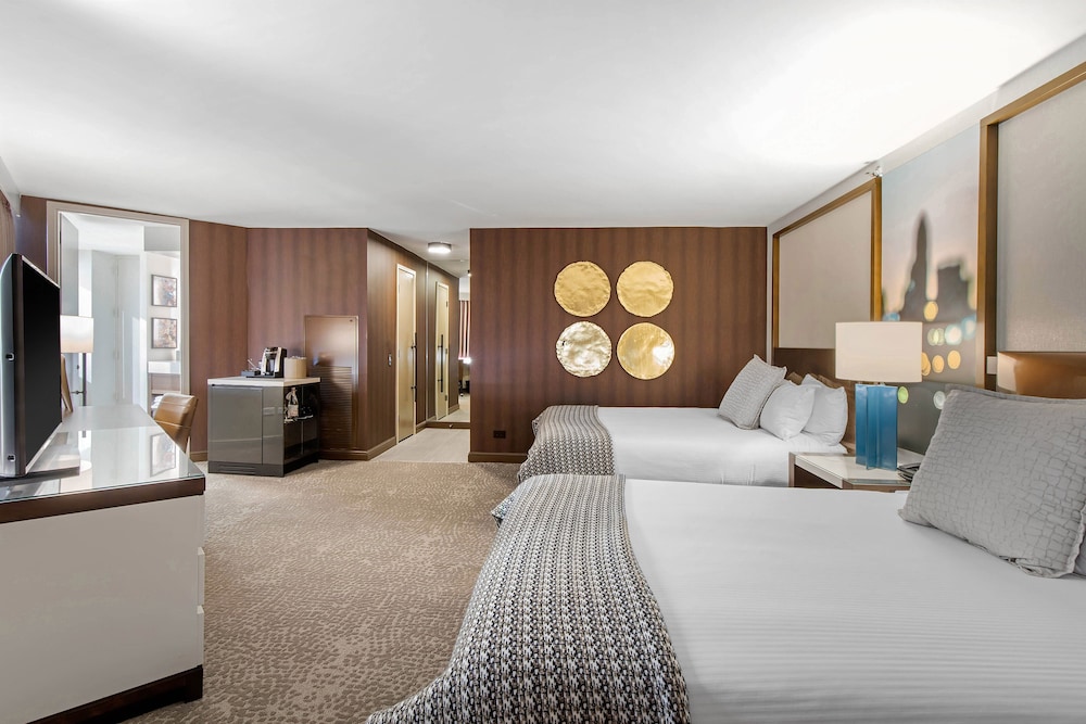 Premier Room, 2 Queen Beds - Photo 1
