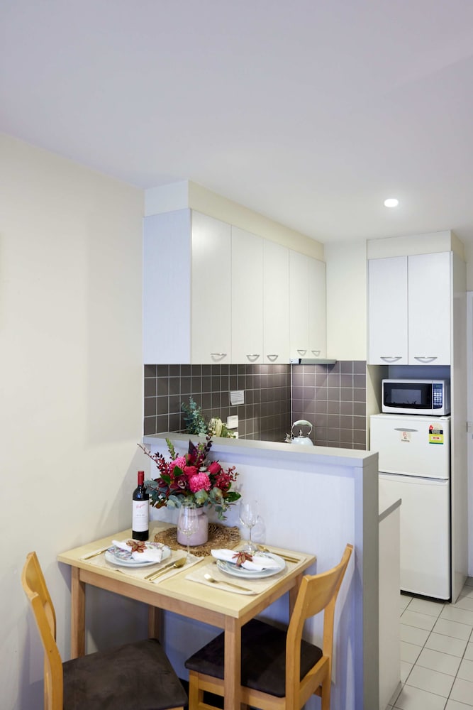 Triple Single Beds Apartment - Photo 3