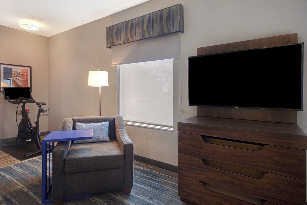 Room, 1 King Bed (Spin Bike) - Photo 3