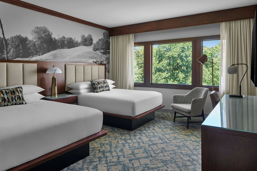 Room, 2 Queen Beds (Mobility Accessible, Transfer Shower) photo 1