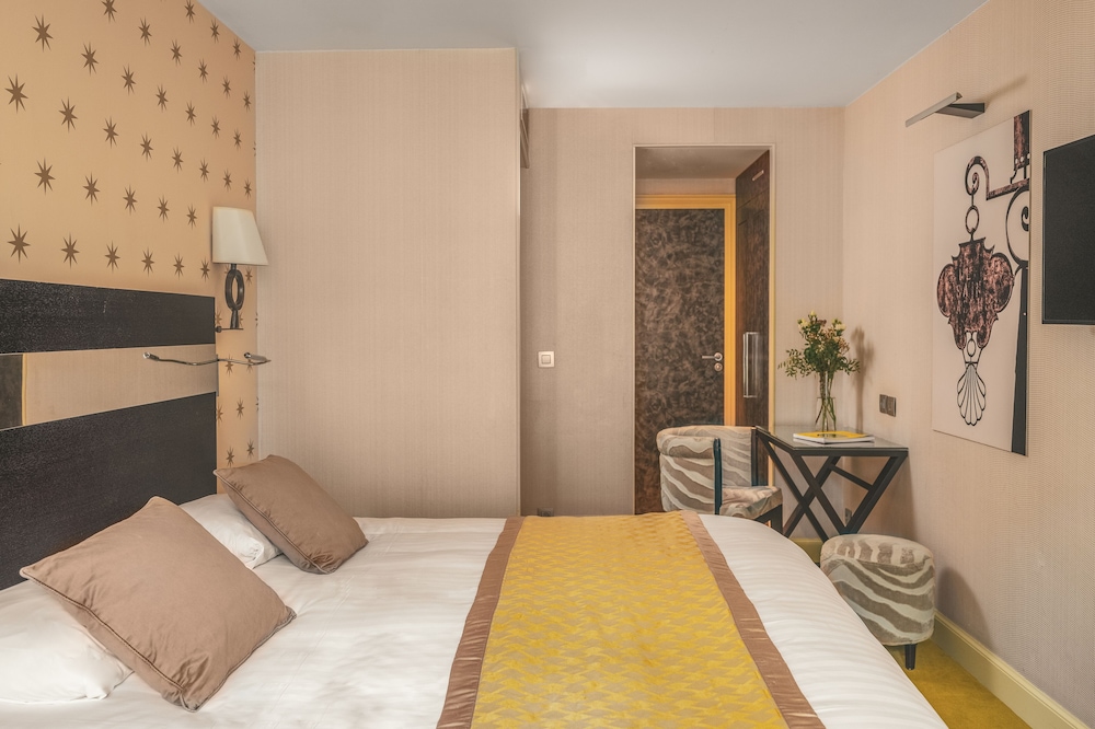 Deluxe Triple Room, 1 Double Bed with Sofa bed