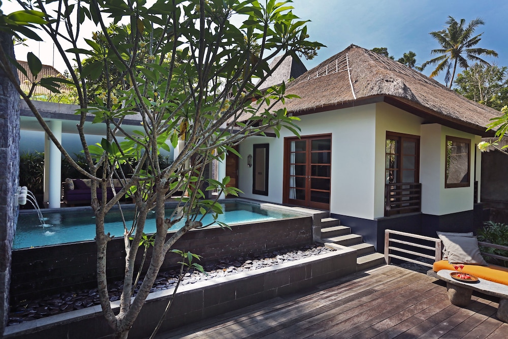 Bamboo Pool Villas