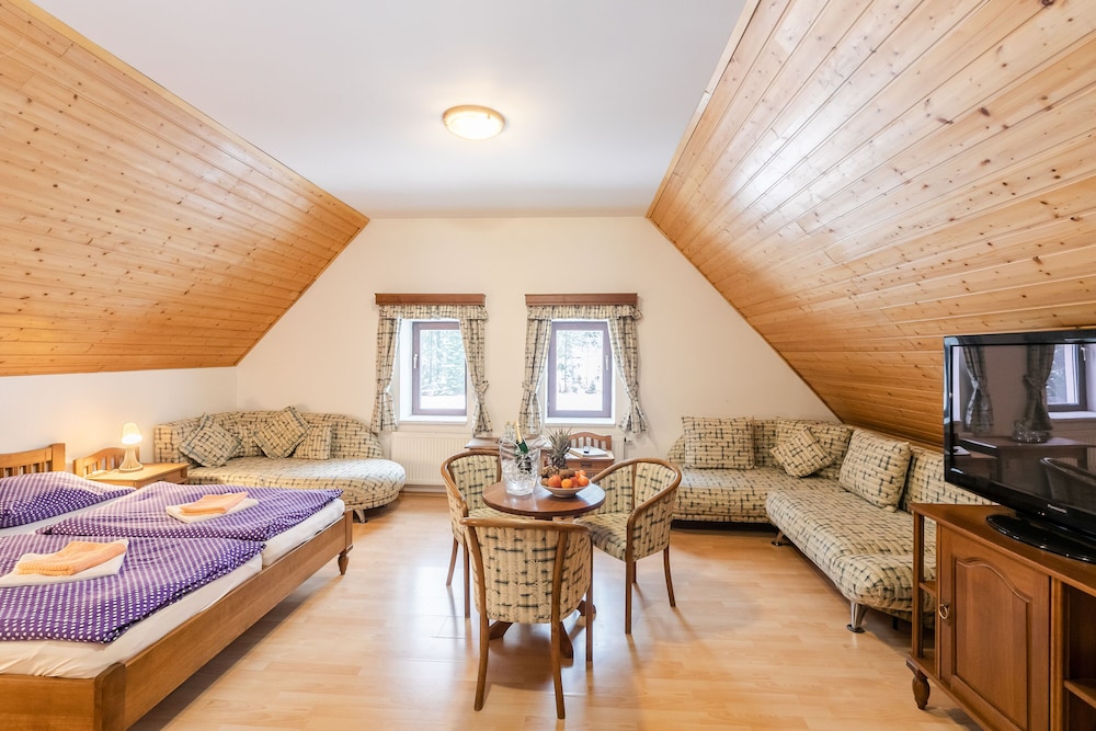 Family Quadruple Room photo 1