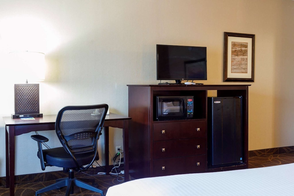 Deluxe Room, 2 Queen Beds, Non Smoking photo 3