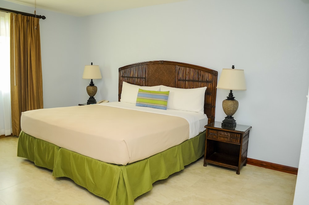 Deluxe Room, 1 King Bed - Photo 1