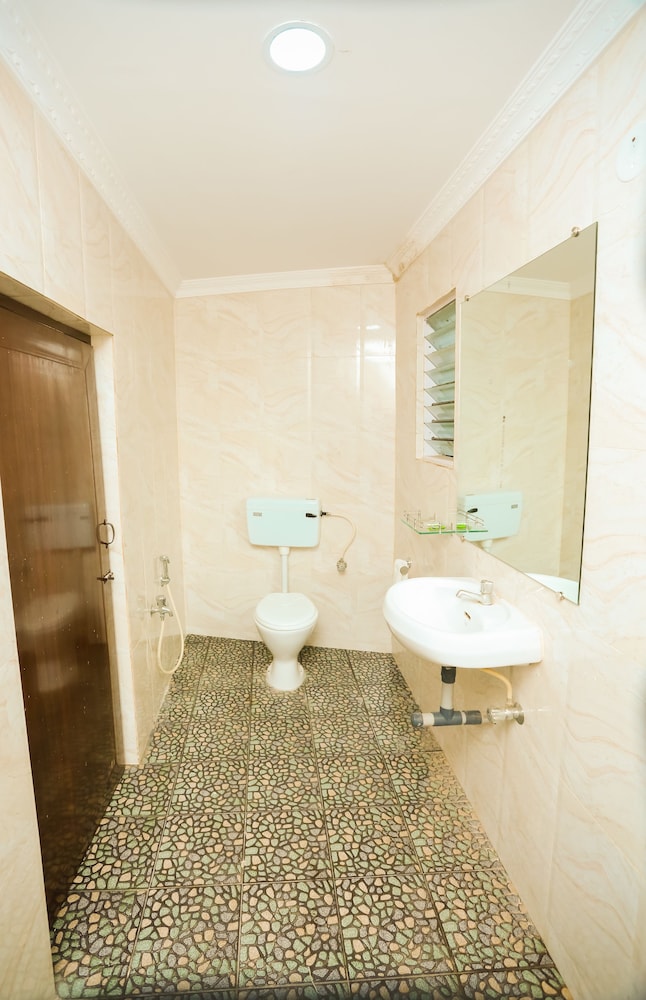 Deluxe Double Room Single Use, 1 Double Bed, Private Bathroom photo 2