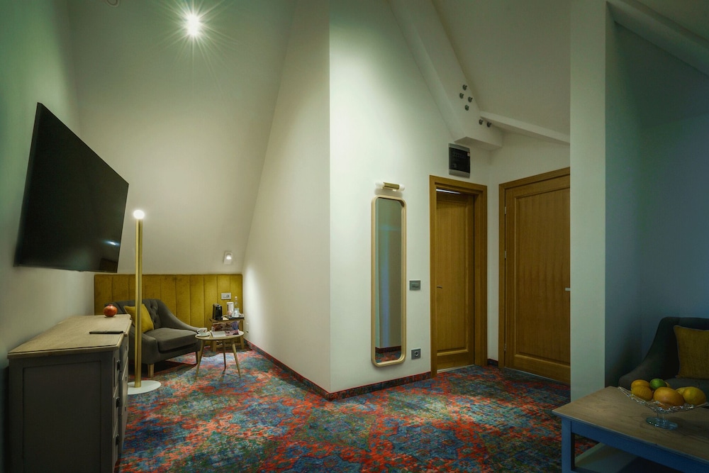 Classic Apartment - Photo 4