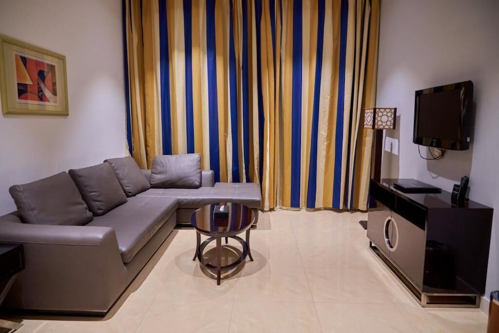 Apartment photo 3