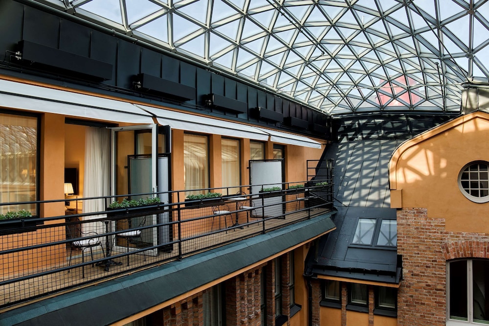 Superior Balcony Room