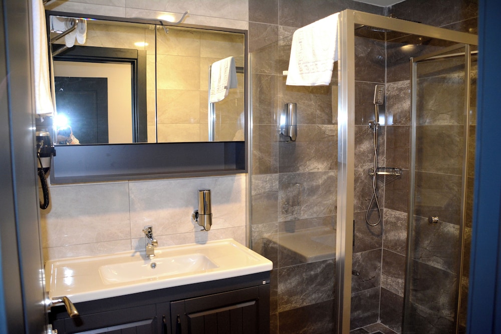 Suite, Jetted Tub photo 3