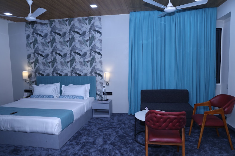 Suite Room - Photo 3