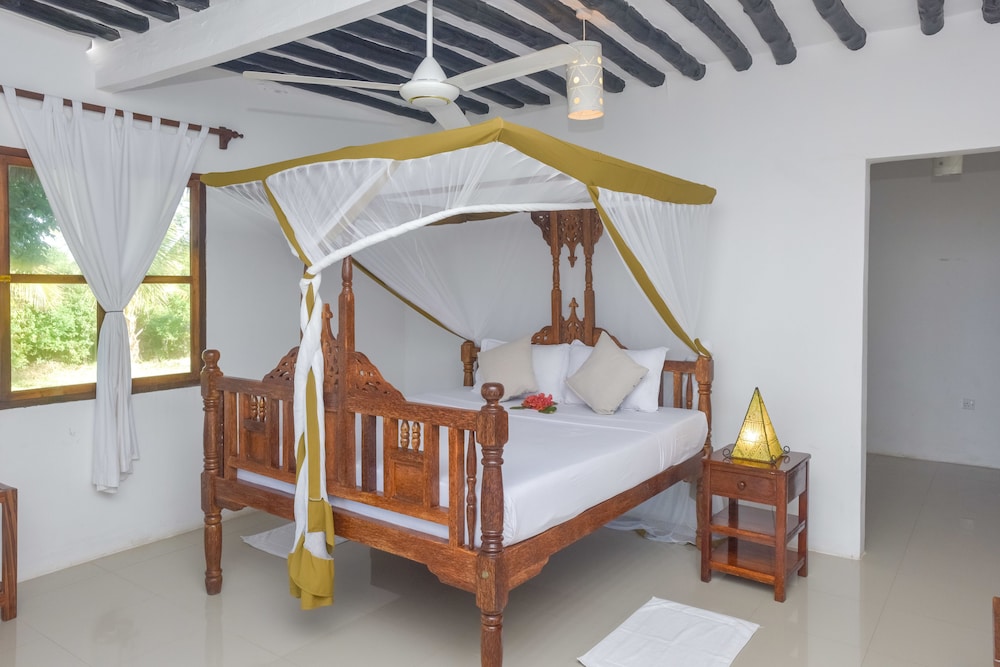 Deluxe Room, Ocean View - Photo 3