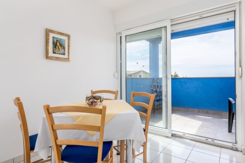 Apartment (Cathy - 50m from the beach - A4(4+1)) photo 2
