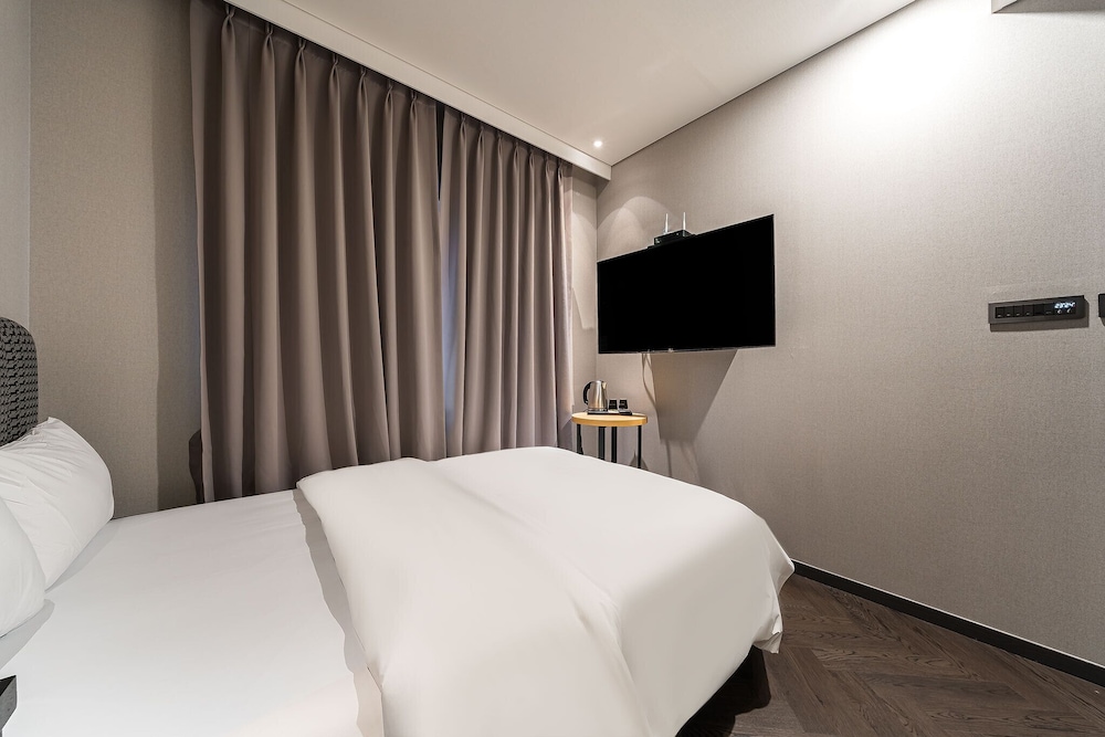 Standard Double Room - Photo 5