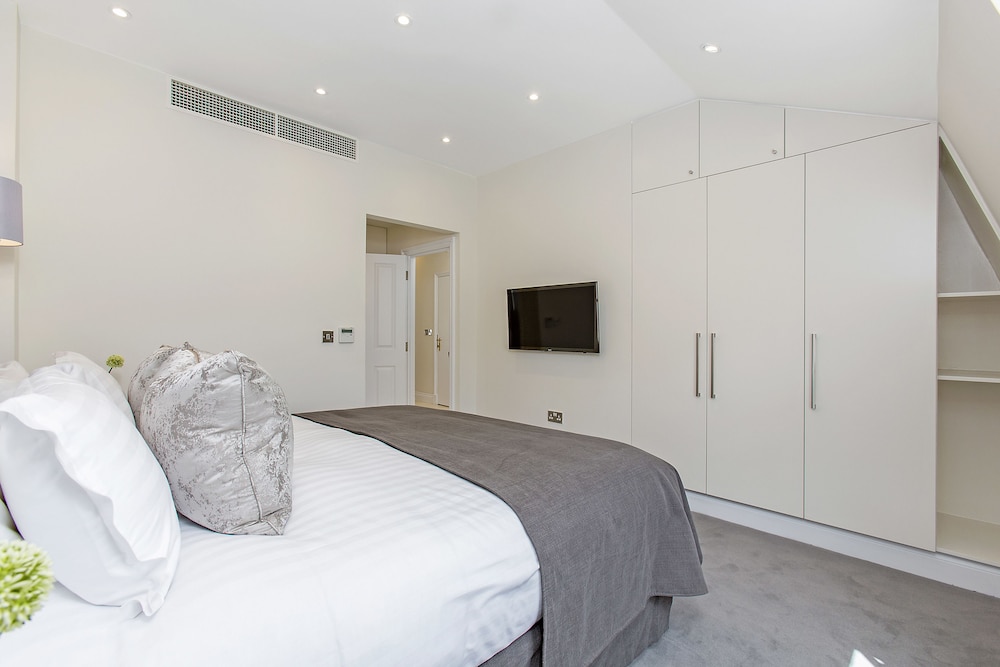 Three Bedroom Penthouse with Terrace photo 2