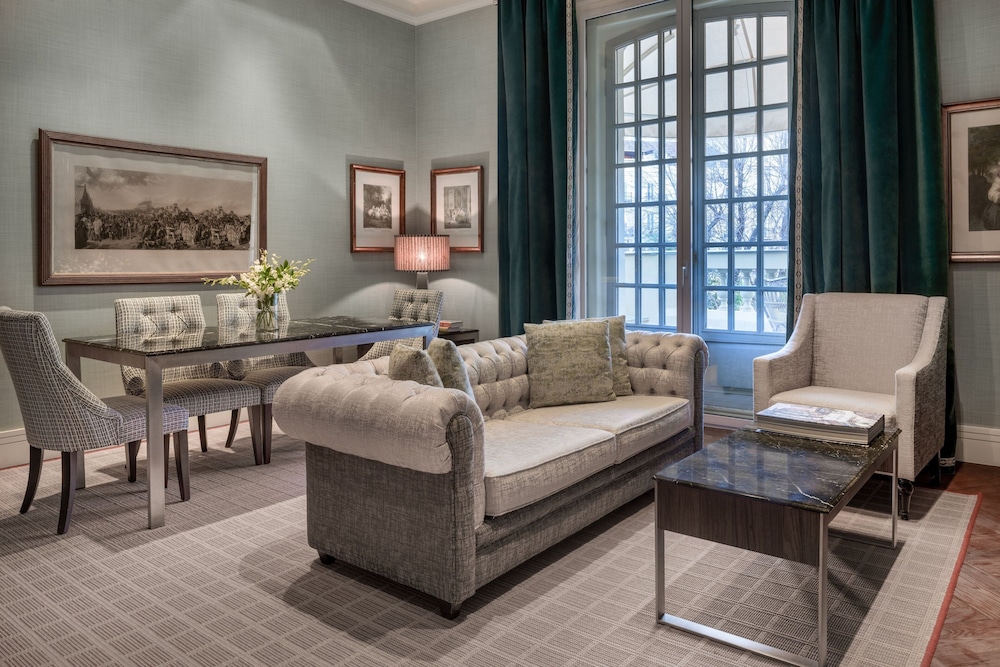 Luxury Suite, 1 King Bed, Terrace, Garden View
