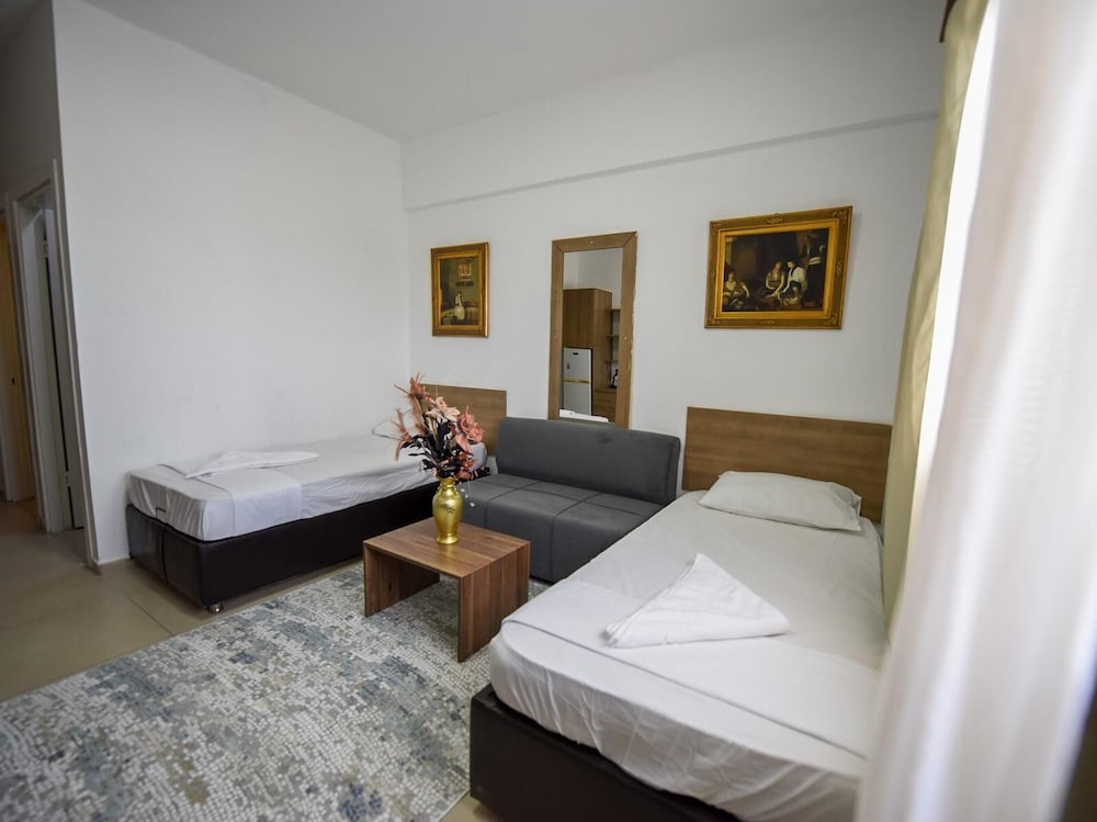 Basic Twin Room, Partial Sea View