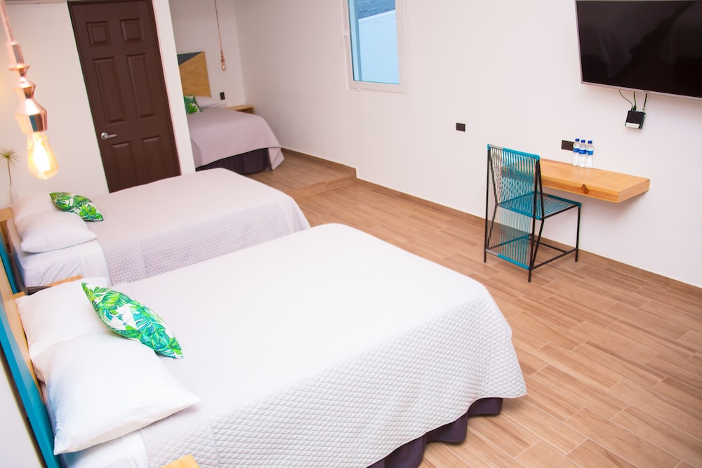 Quadruple Room, 1 Bedroom, Non Smoking photo 1