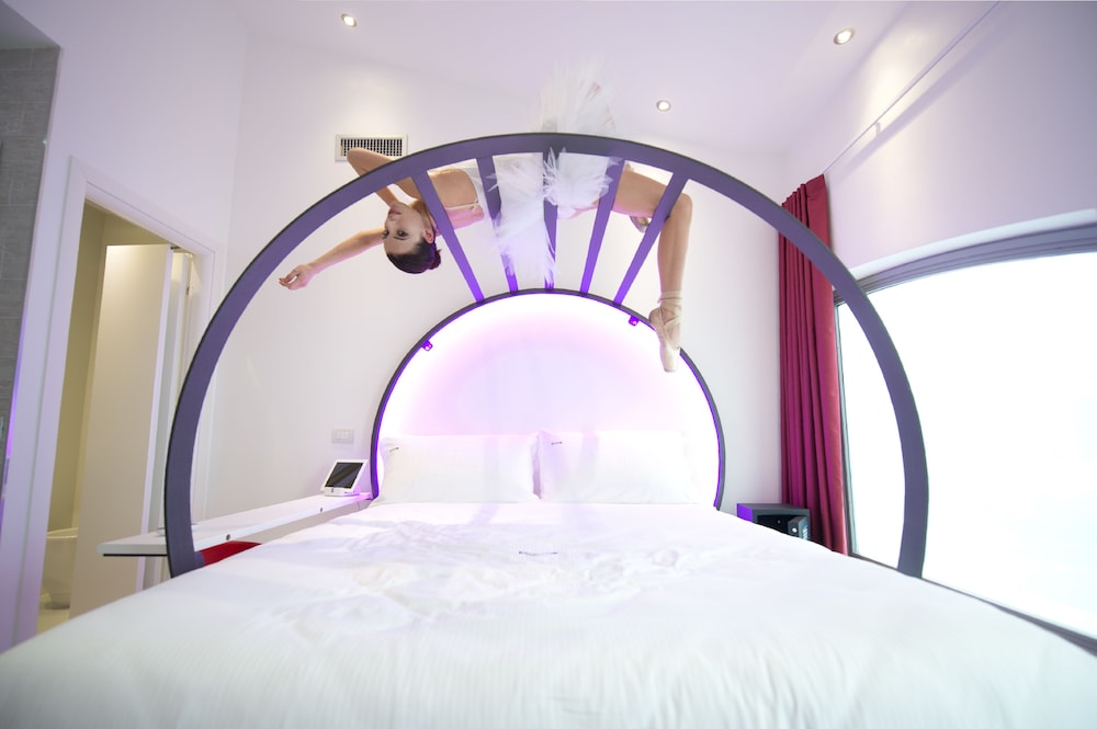 Standard Double Room, Hot Tub (iTube) photo 2