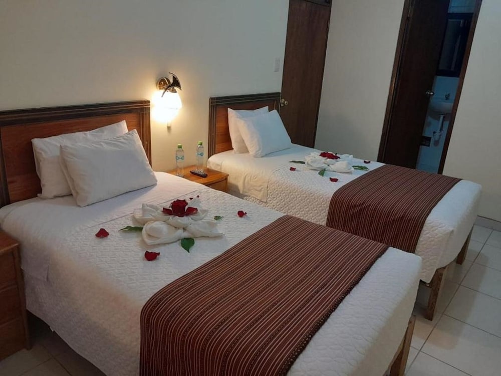 Standard Twin Room, 2 Twin Beds photo 3
