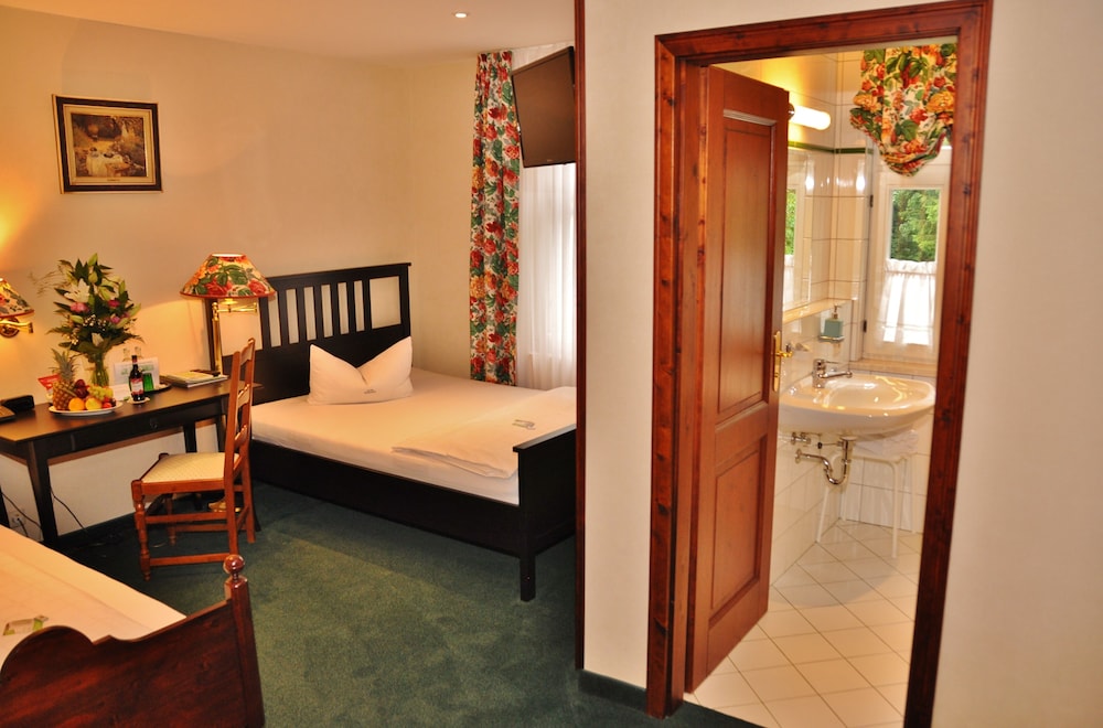 Basic Room photo 2