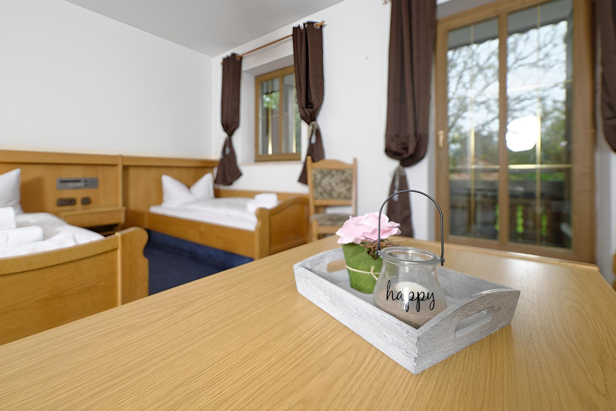 Basic Triple Room photo 3