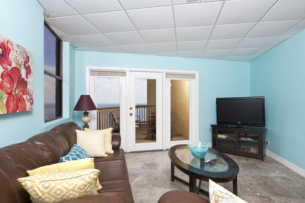 Condo, 2 Bedrooms, 2 Bathrooms, Bay View photo 2